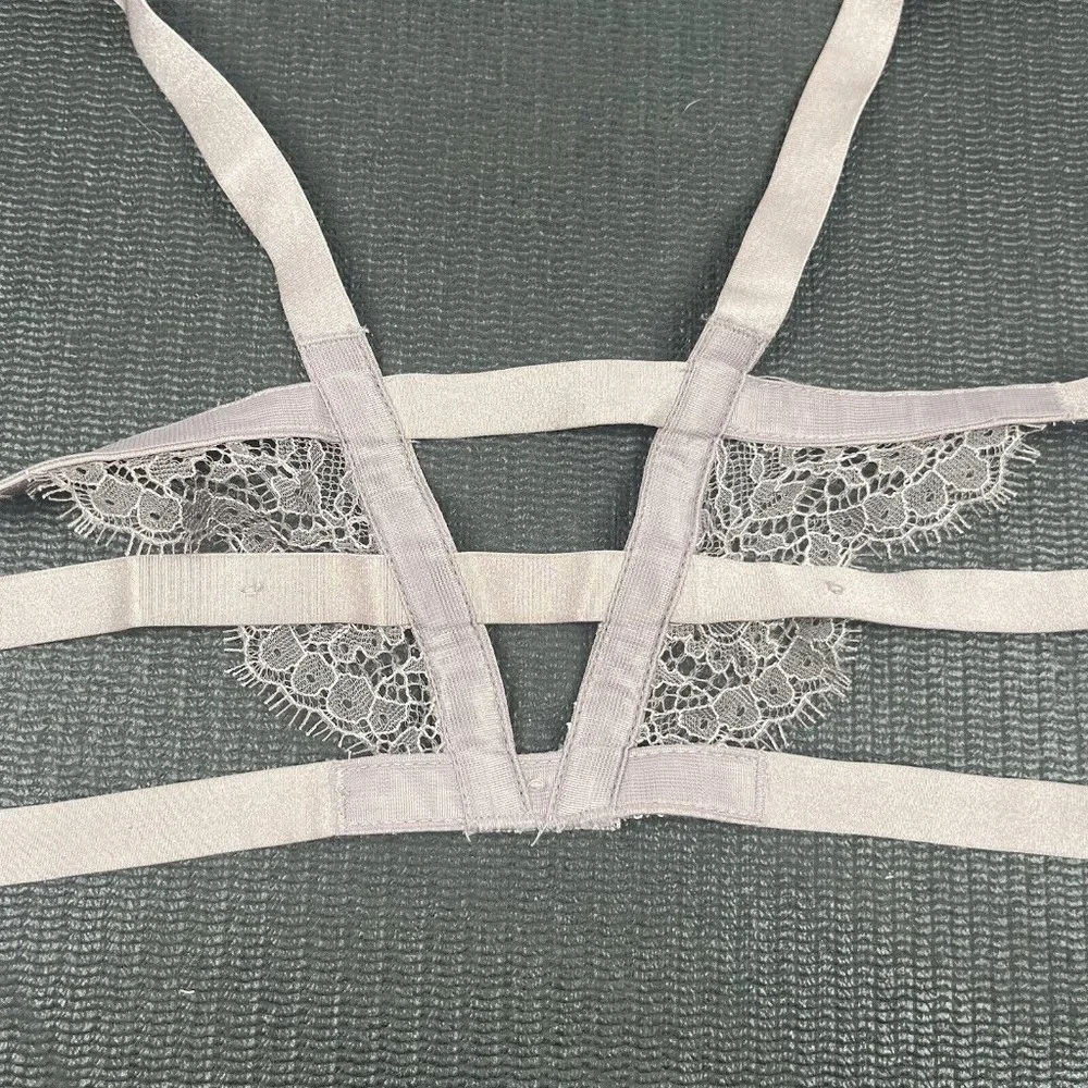 Victoria's Secret Bra Very Sexy Push Up 32DD Lavender Purple Lace Overlay 316902